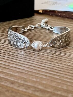 VINTAGE Narcissus 1935 Silverware Spoon Bracelet with Pearl Center – Adjustable